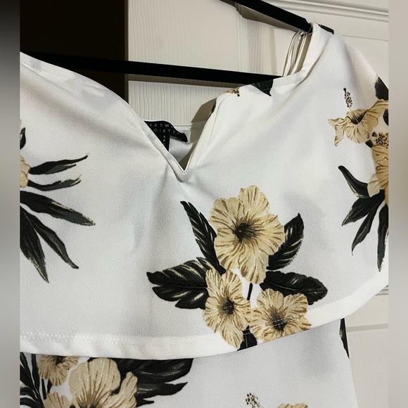 Off Shoulder Floral Print Body Con Dress - Picture 3 of 5